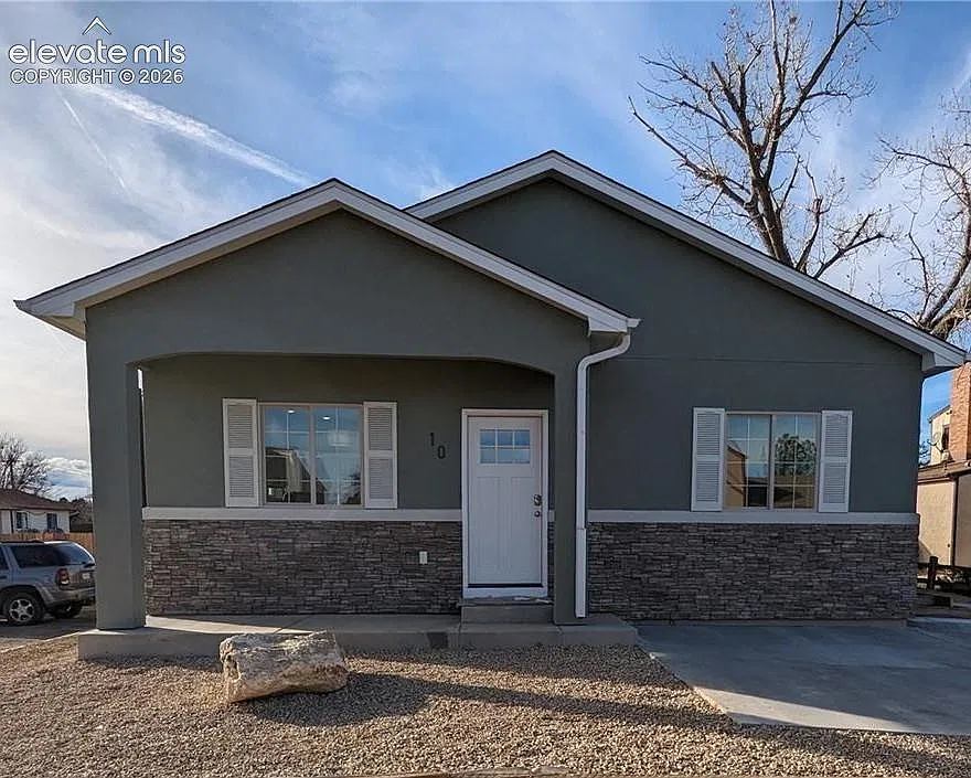 3 bed, 1140 sqft, $1,600 — Photo 1