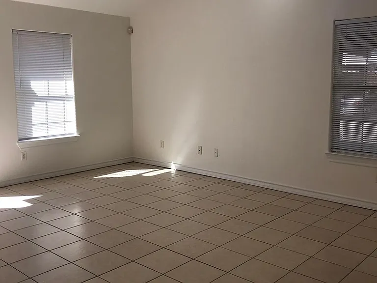 2101 Bahamas Dr #3 — Photo 9