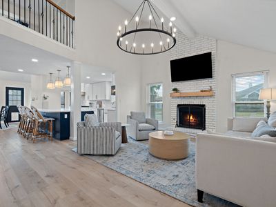 2000 Greenview Dr, Carrollton, TX, 75010