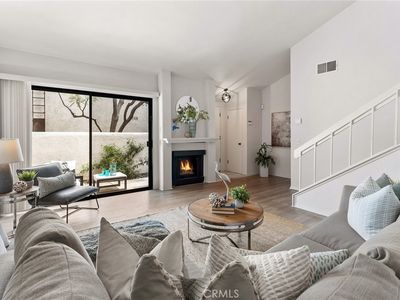 22259 1/4 Erwin St, Los Angeles, CA, 91367