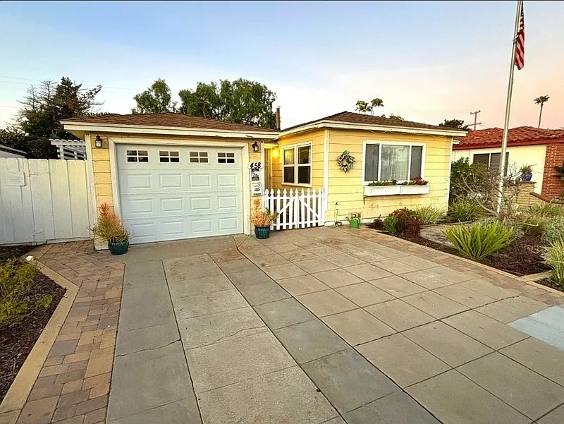 2 bed, 1.0 bath, $5,425 — Photo 1