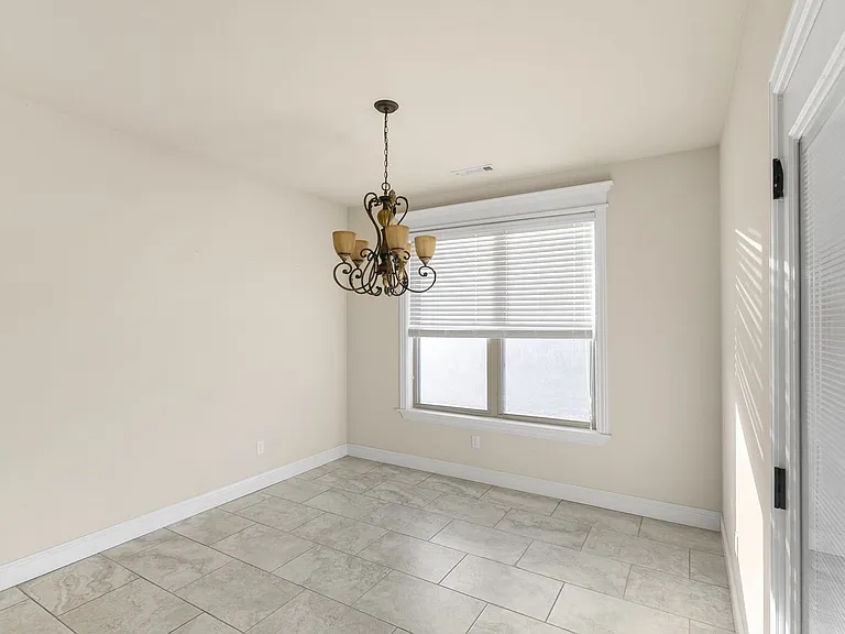 2304 SW Chaddington Rd — Photo 9