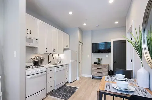 2110 R St NW #201 Photo 1