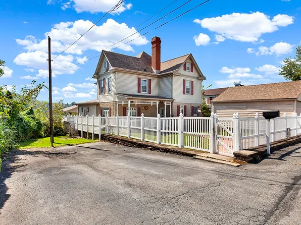 35 Solomon St, Belle Vernon, PA 15012