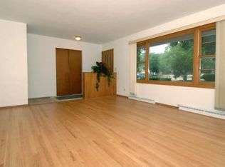 2905 Meadowbrook Rd, Middleton, WI 53562