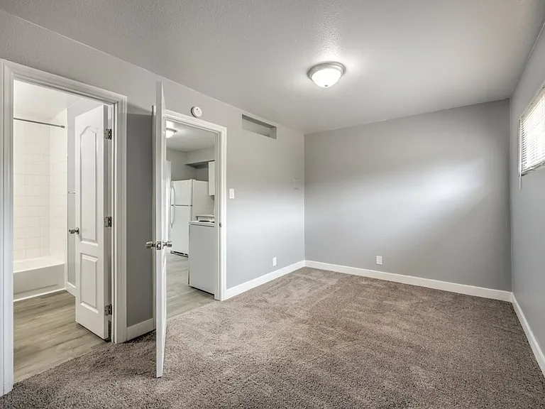 324 W Cleveland Ave — Photo 4