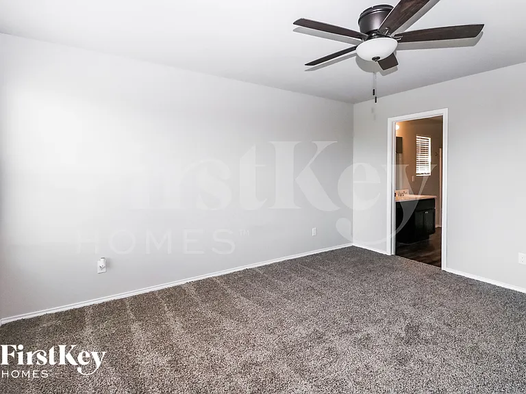 232 Klare Ct — Photo 8