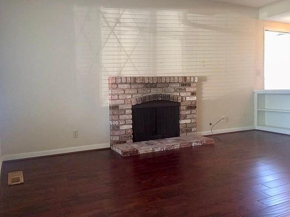 4th image of 18285 Shadowbrook Way
