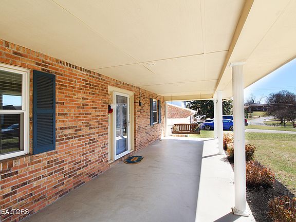 4th image of 7716 Camberley Dr