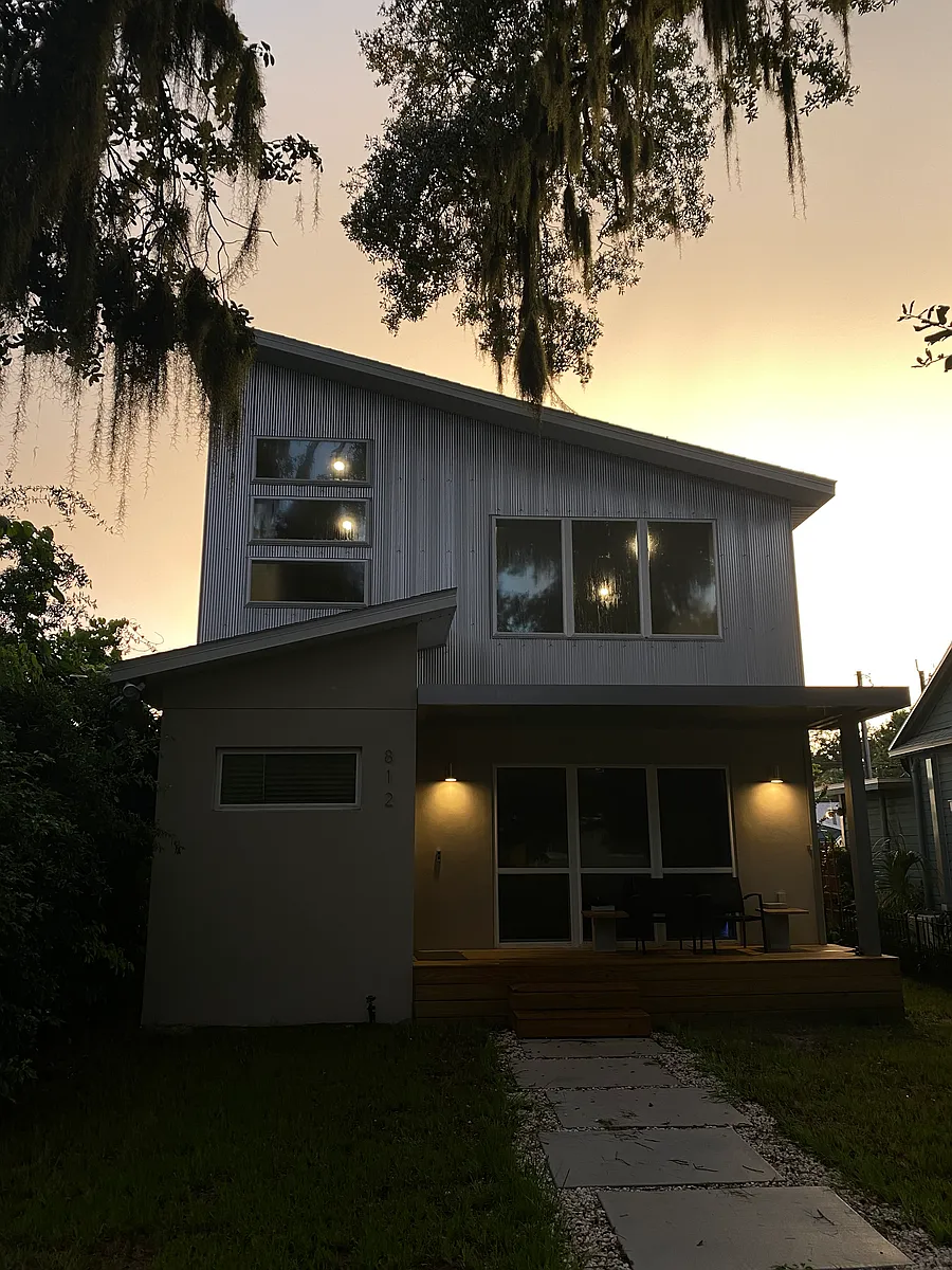 Building Photo - 812 Cypress Ave