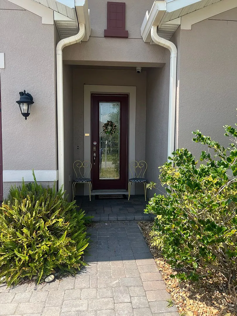 Building Photo - 2070 Sola Vista Ave