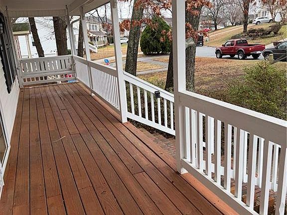 4th image of 3226 Derby Cir