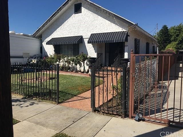 1st image of 1315 W 92nd St