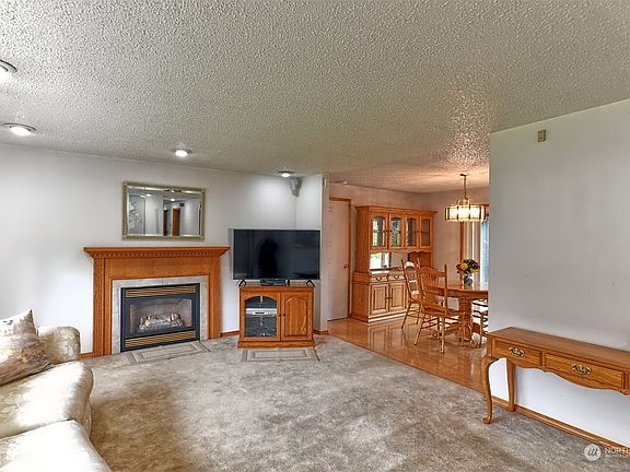 2nd image of 5211 NE 126th Place
