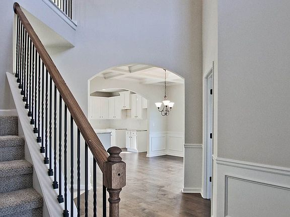 5th image of 675 Lakehaven Ln