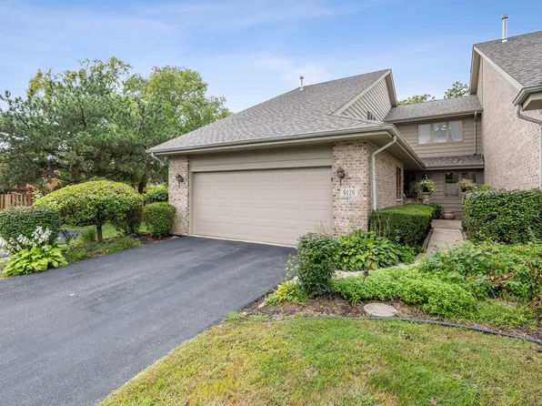 9129 Del Prado Dr, Palos Hills, IL 60465