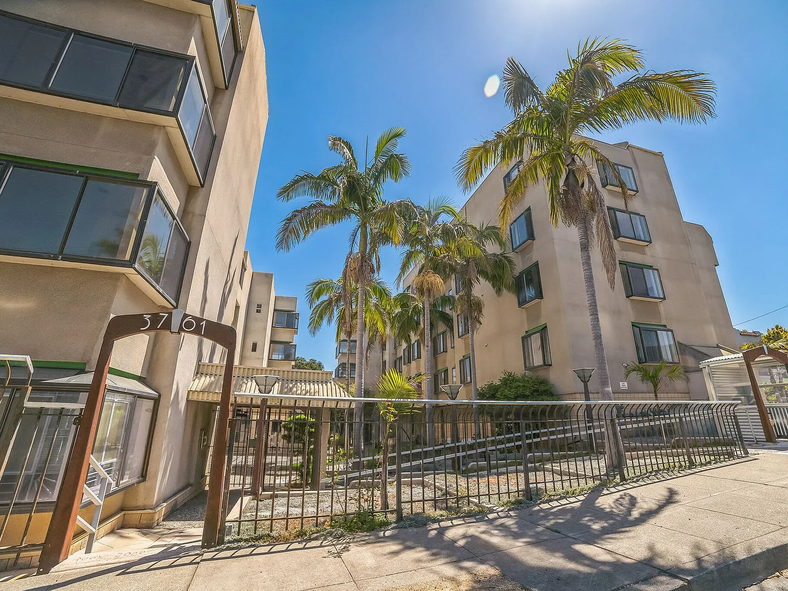 Park Glenview Apartments- Boutique Senior Living — Photo 1