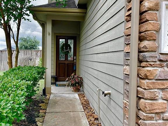 2nd image of 6483 Calgary Woods Ln