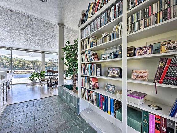 Picture 4, Entrance from North