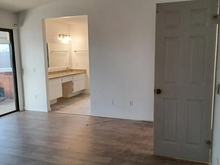 Pueblo Rd — Photo 17