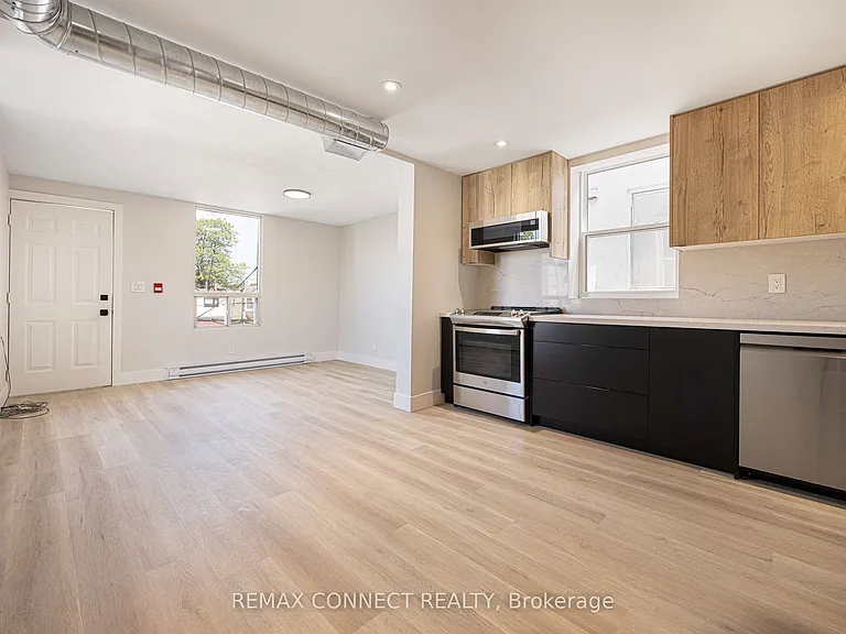 1146 College St #3 — Photo 4