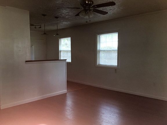 4th image of 1942 Kensington Dr