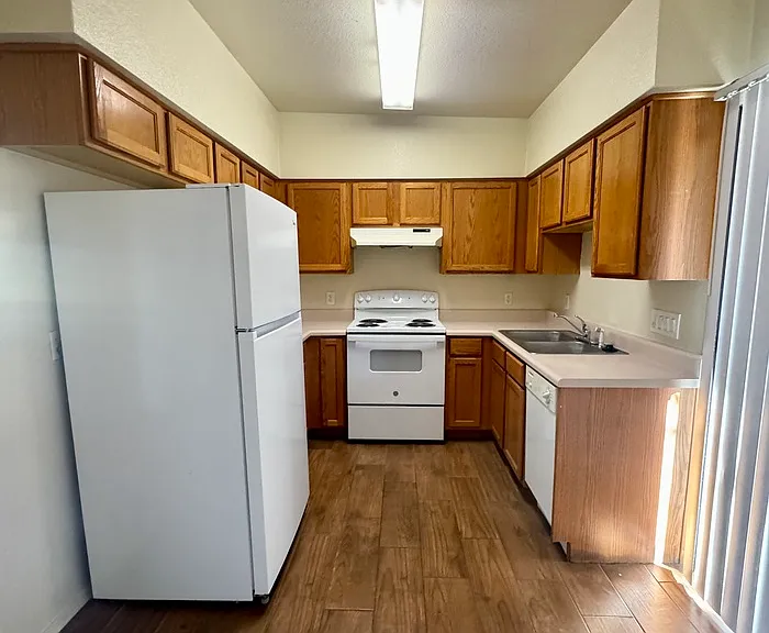 3420 E Flower St #5 — Photo 6