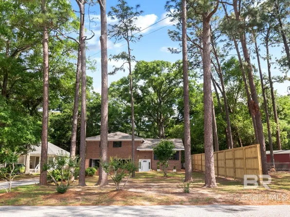 4814 Princeton Dr, Mobile, AL 36618