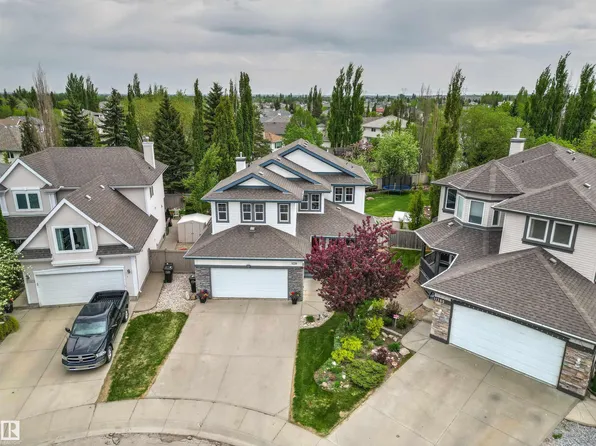 1139 117th St NW, Edmonton, AB T6J 7E5