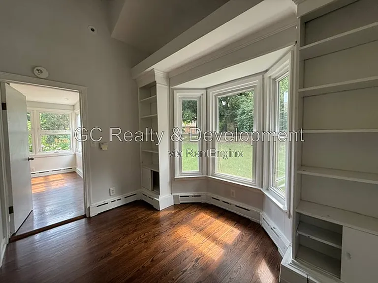 255 Crest Rd — Photo 23