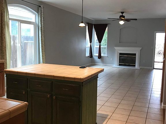 3rd image of 9441 Canmoor Cir
