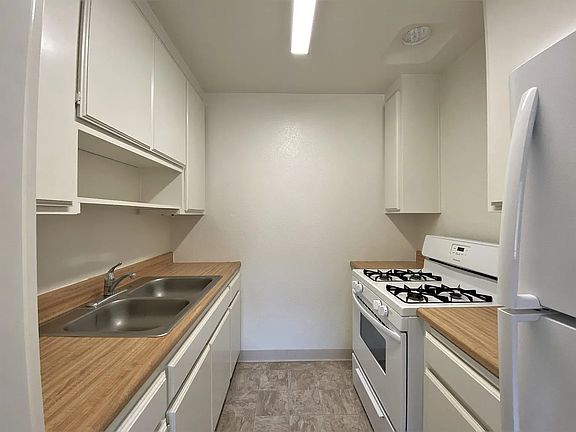 5th image of 1140 Grand Ave APT 7