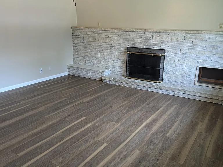 623 Crestview Dr — Photo 23