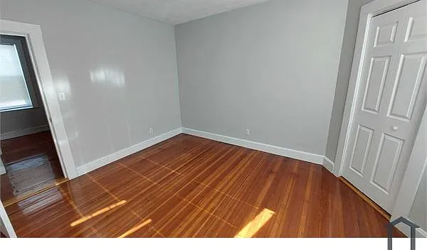225 Florence St — Photo 10