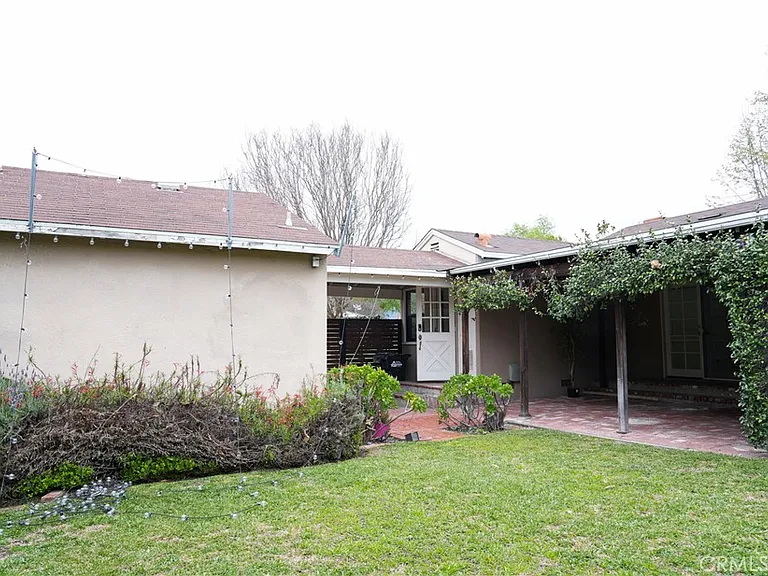 6343 Livia Ave — Photo 24