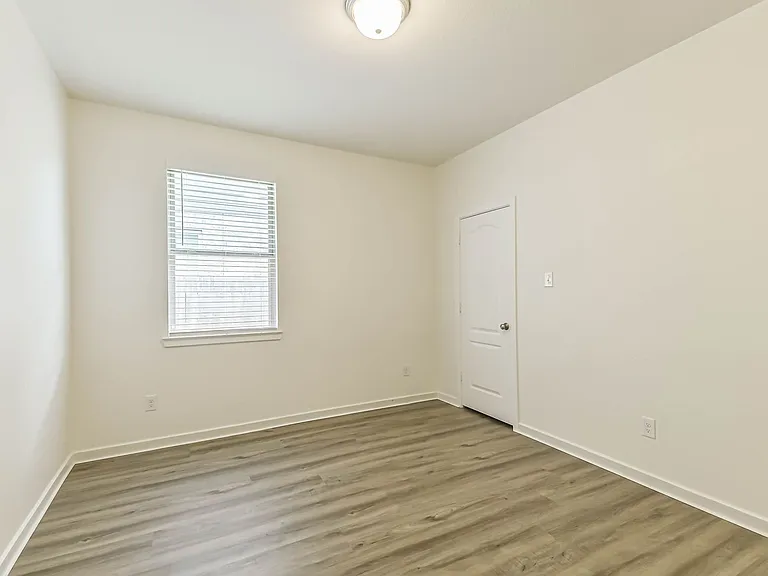 9115 Brixham Dr — Photo 25