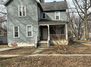 403 S New St #B, Springfield, IL 62704