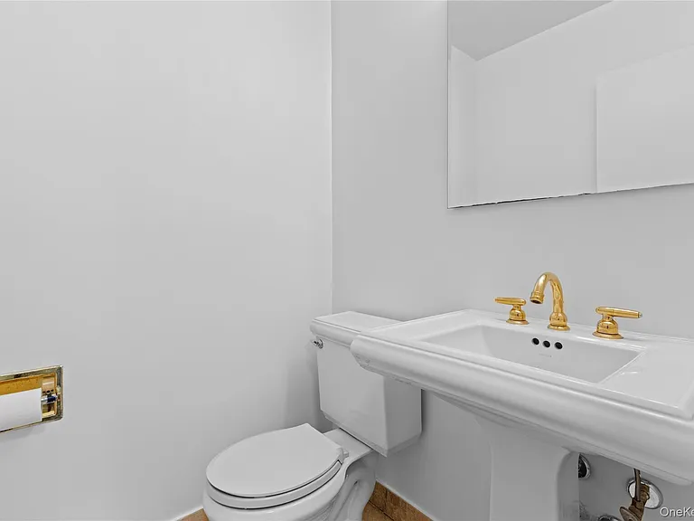 750 Shore Rd #2G — Photo 17