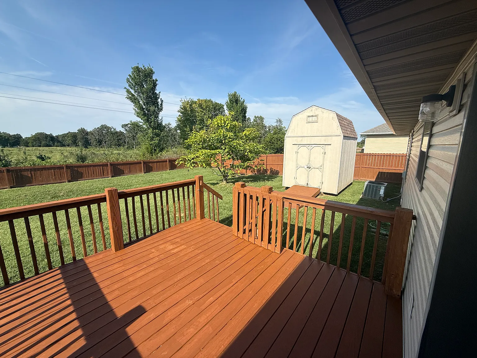 3 bed, 1372 sqft, $1,950 — Photo 2