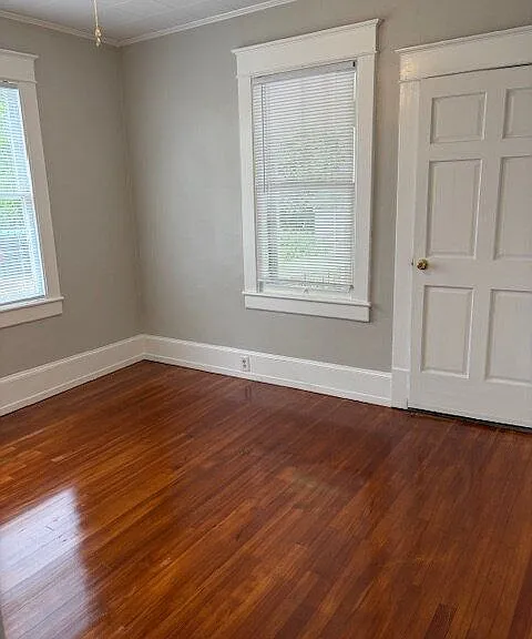 313 S Summit St — Photo 4