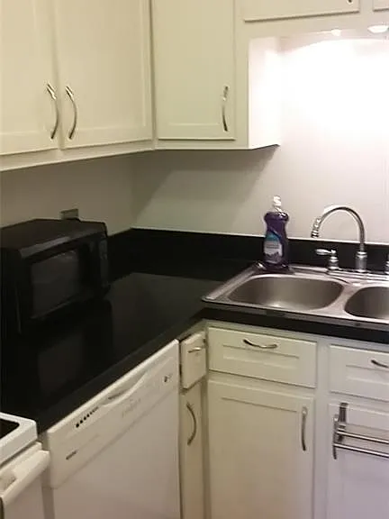 1418 Beech Ave #42 — Photo 5