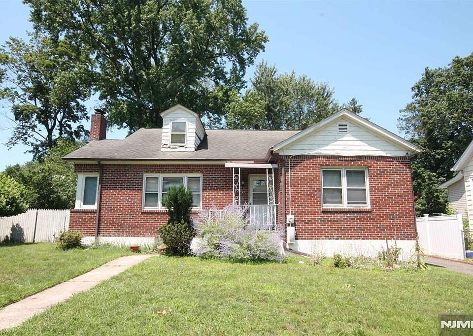1st image of 142 Orange St
