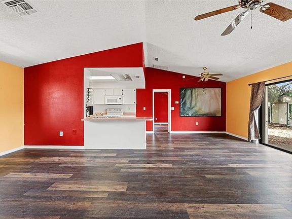 4th image of 13419 Tyringham St