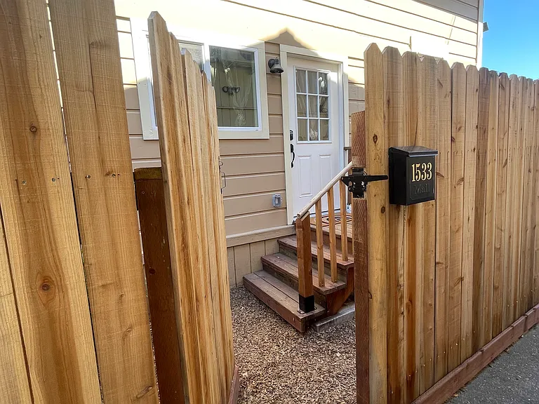 1533 Slater St — Photo 13
