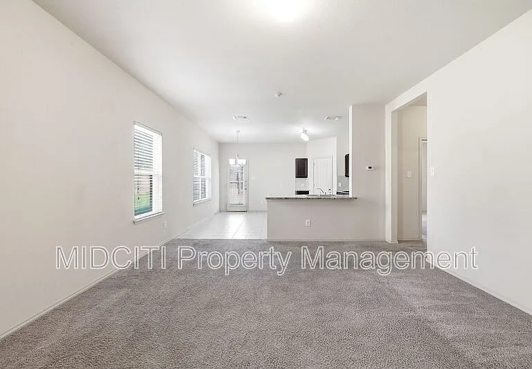 205 Tallow Trl — Photo 4