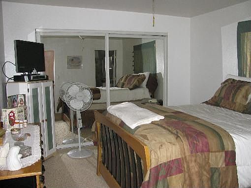 5th image of 2131 Colorado Blvd