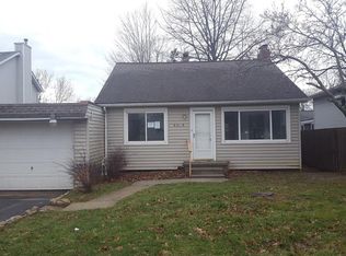 4964 Forest Rd, Mentor, OH 44060