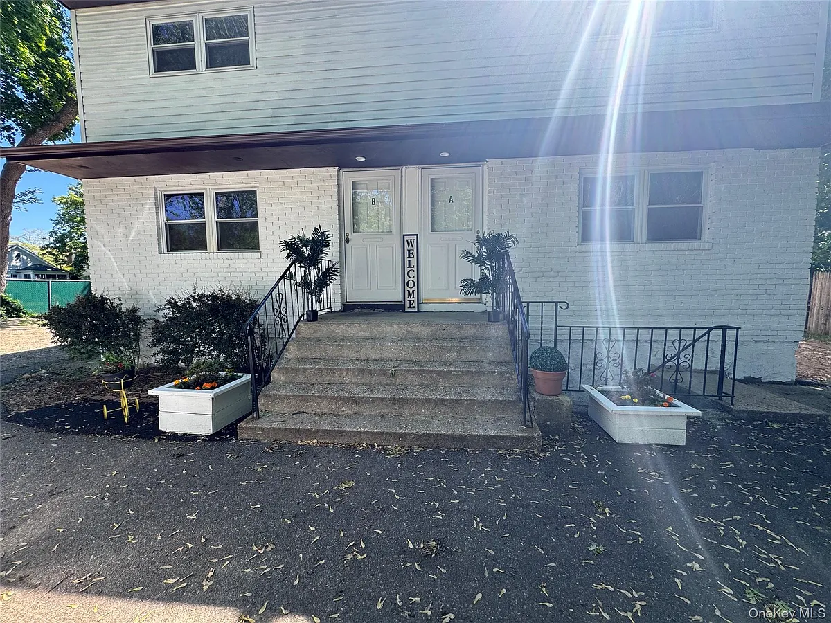 Building Photo - 408A 7th St #B