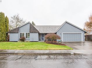 5574 SE Hacienda St, Hillsboro, OR 97123