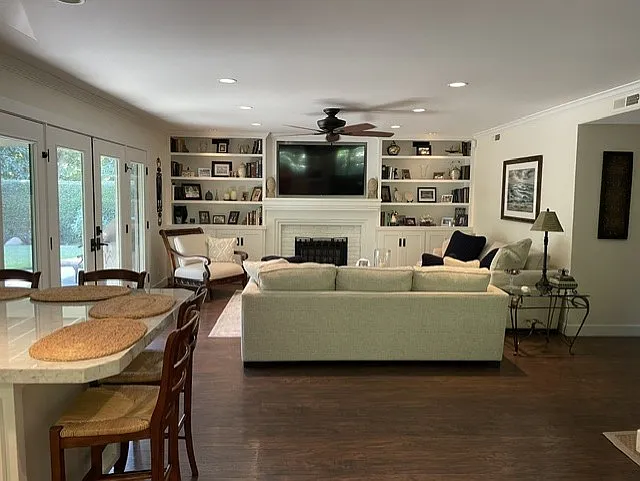 3240 E Telegraph Rd — Photo 3